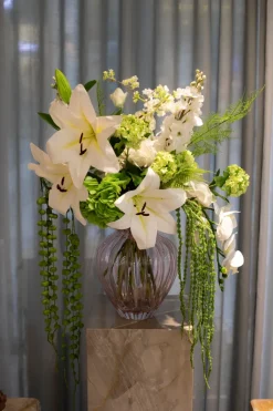 Best Specktrum Artificial Flowers - Light green Hydrangea branch
